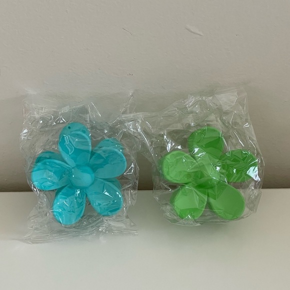 Large Flower Hair Accessories Claw Hair Clips Set of 2 Green & Teal Blue - Picture 9 of 9